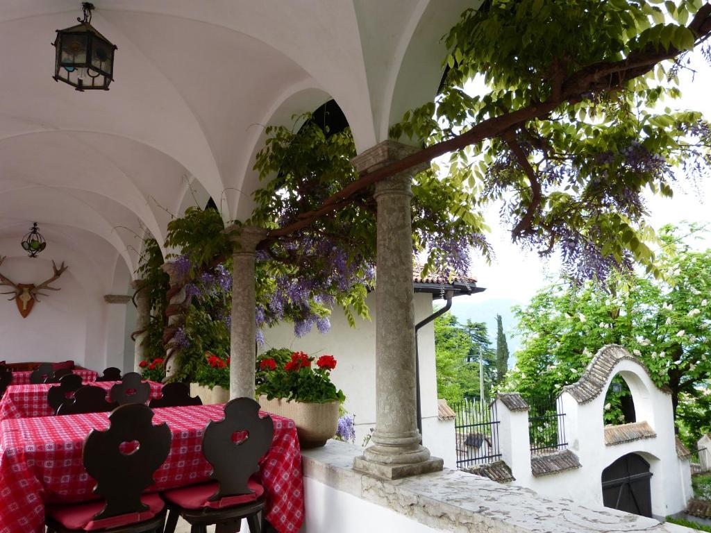 Apartments Schloss Paschbach Appiano Sulla Strada Del Vino Luaran gambar