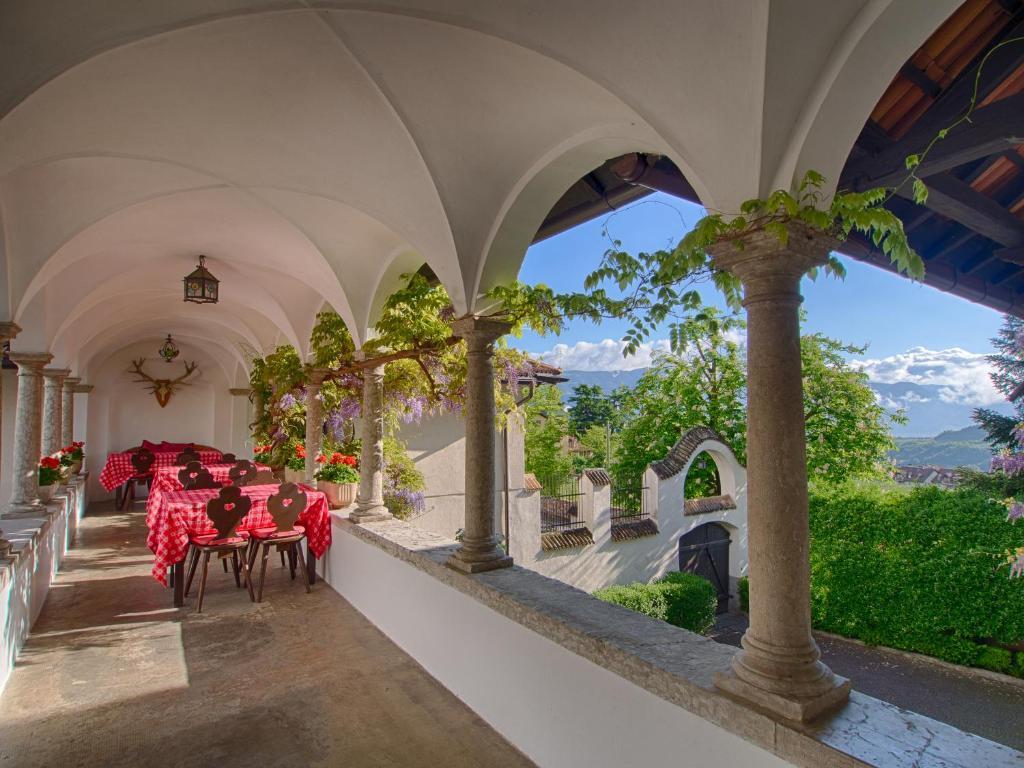 Apartments Schloss Paschbach Appiano Sulla Strada Del Vino Luaran gambar