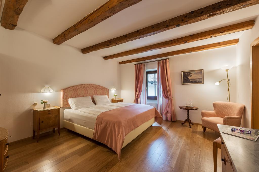 Apartments Schloss Paschbach Appiano Sulla Strada Del Vino Luaran gambar