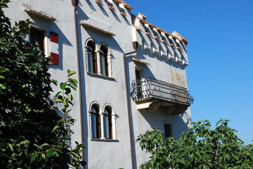 Apartments Schloss Paschbach Appiano Sulla Strada Del Vino Luaran gambar